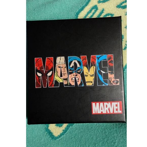 Marvel multicolor trifold chain wallet featuring Captain America The hulk - Picture 4 of 6